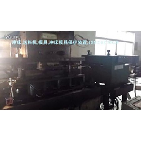摩托车配件自动化冲压，配产品检出功能，400型中板型料架矫正二机一体和数控送料机
